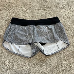 EUC Lululemon speed shorts 2.5